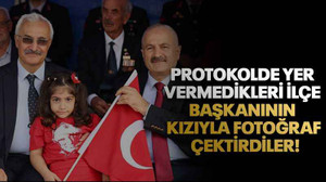Protokolde yer vermedikleri ilçe başkanının kızıyla fotoğraf çektirdiler!